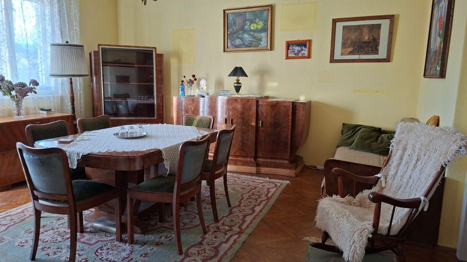 Apartament cu 3 camere si garaj in zona centrală - Poză 3