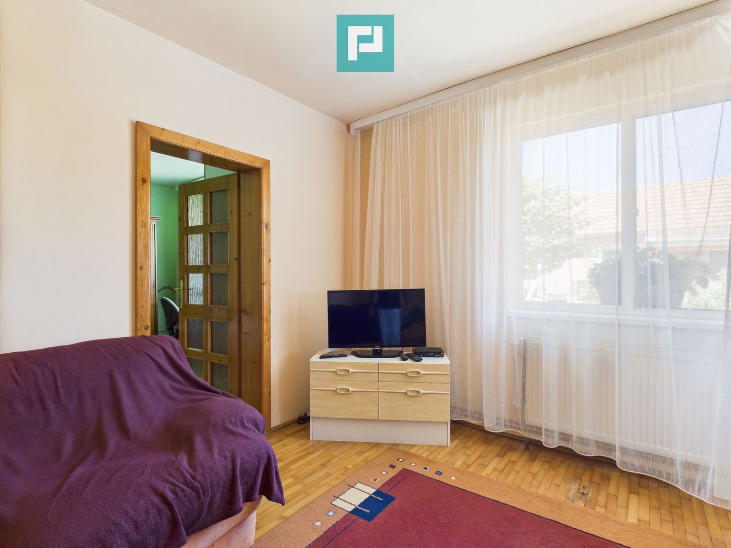 Casă cu 4 camere și teren de 1450 mp în Aradul Nou - Poză 5