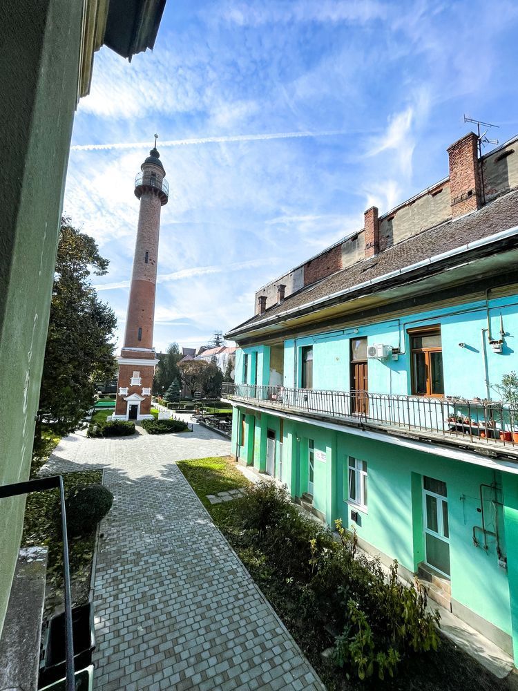 BRASADAS vinde ap 2 cam în Centrul Vechi al oraşului Satu Mare - Poză 1