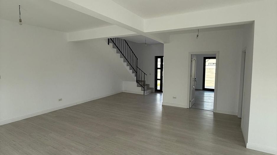 CASA TINERETULUI 4 CAMERE, INCALZIRE PARDOSEALA, NOU, COMISION 0% - Poză 4