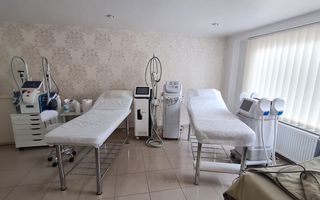 Casă cu teren generos pretabila pentru afacere - Poză 21