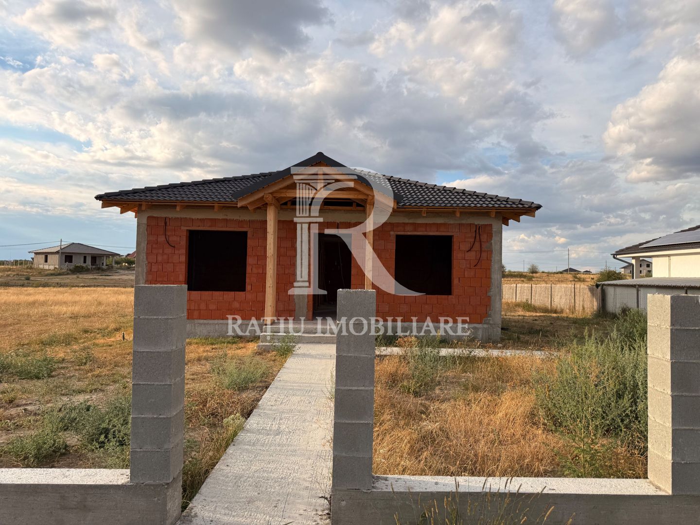 Casă la roșu de vânzare | Alparea | 1.000 mp teren - Poză 6