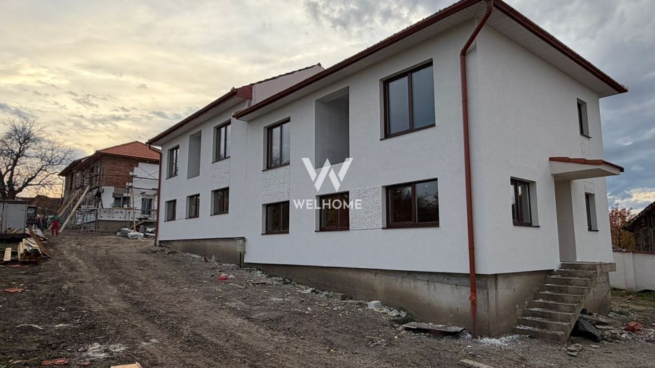 Casa MODERNA cu 300 mp in Sura Mica - Poză 3