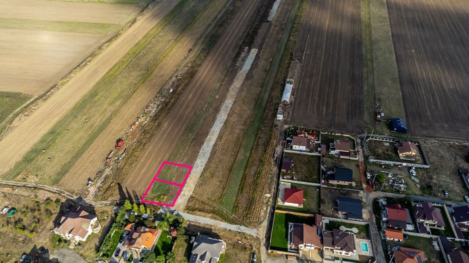 Teren pentru construcții în Livada, Arad, suprafață de 500 mp, FS 20m. - Poză 2