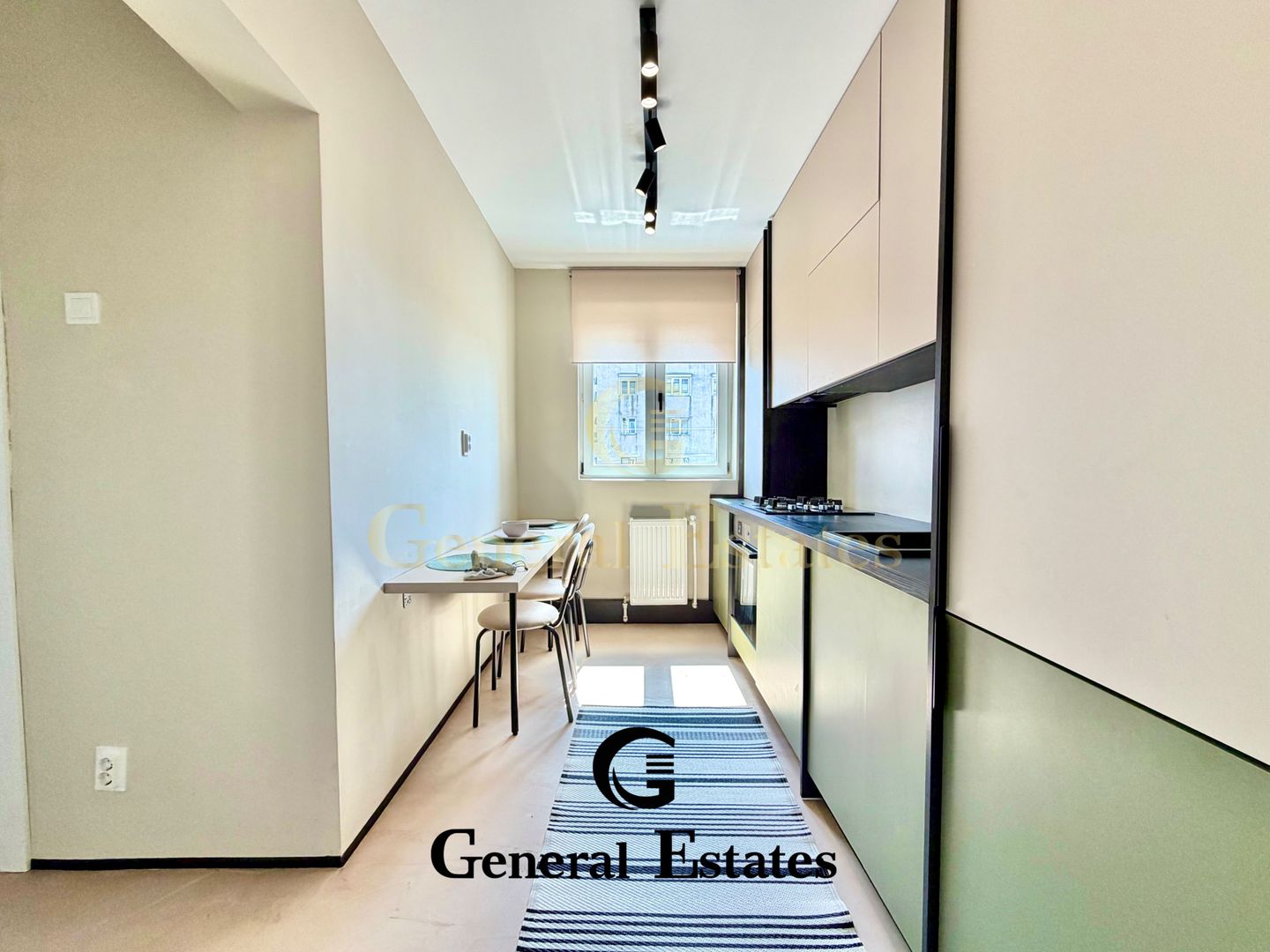 Copou | 2 Camere Decomandat | Lângă Parc | Vedere Panoramică | Renovat - Poză 12