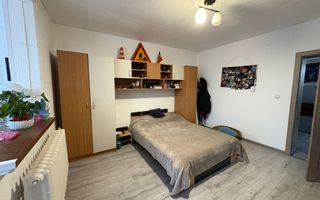 Casa tip duplex - 4 camere, balcon si curte proprie - Zona Lazaret - Poză 9