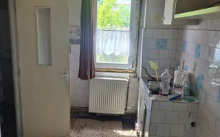 Vand apartament 2 camere zona Trandafiru - Poză 3