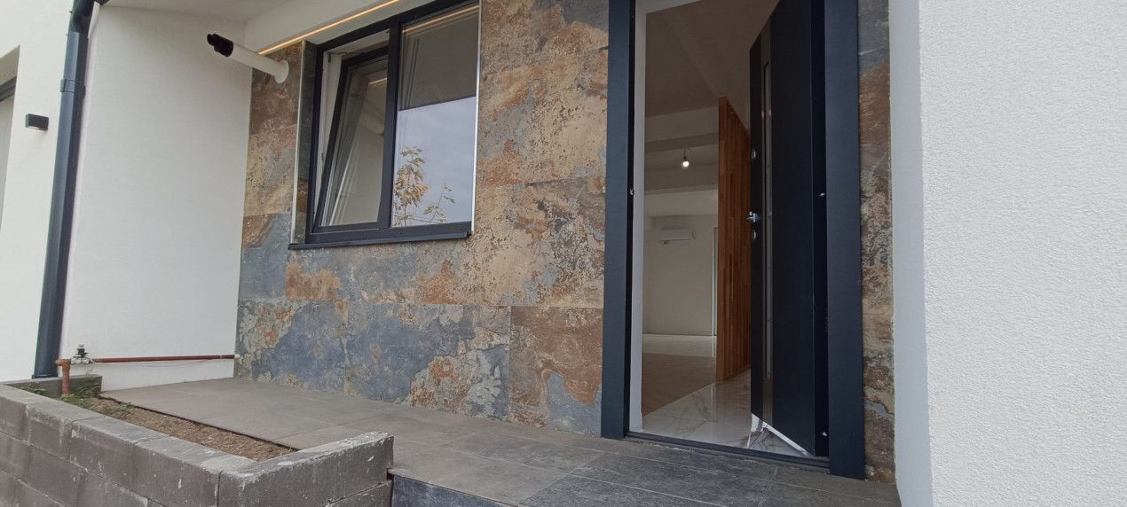 Casa Parter !4 dorm.+2 bai+2 parcari+teren liber 167mp! Calitate la su - Poză 3