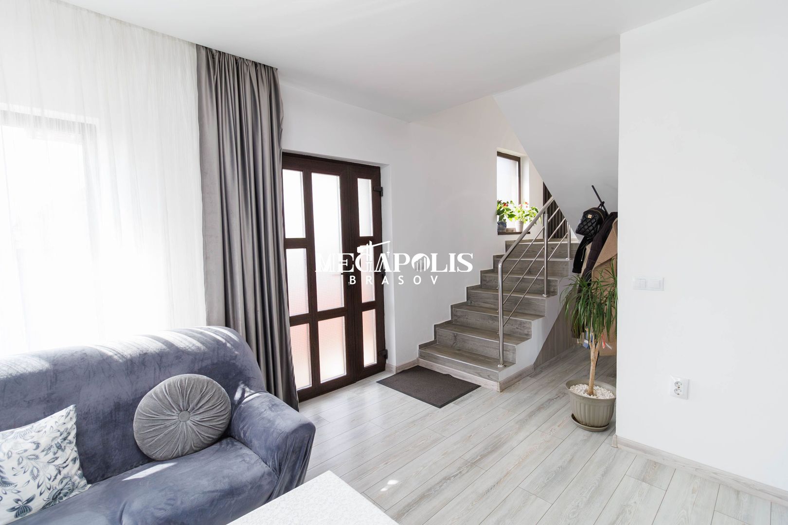 Casă spațioasă 4 dormitoare Sânpetru, 500 mp teren, mobilată complet - Poză 9