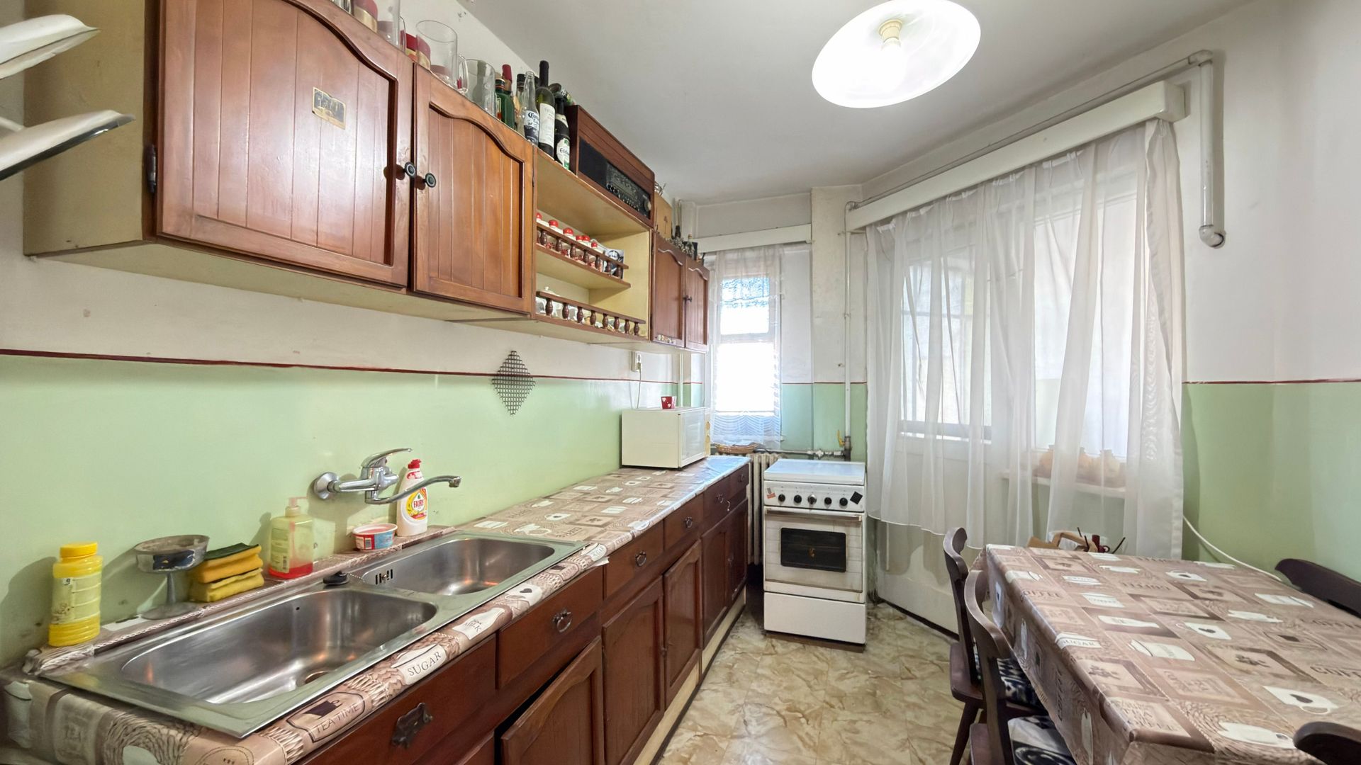 Apartament Ultracentral 3 camere Etaj I -Str. Mihai Viteazul 1- Carei - Poză 4