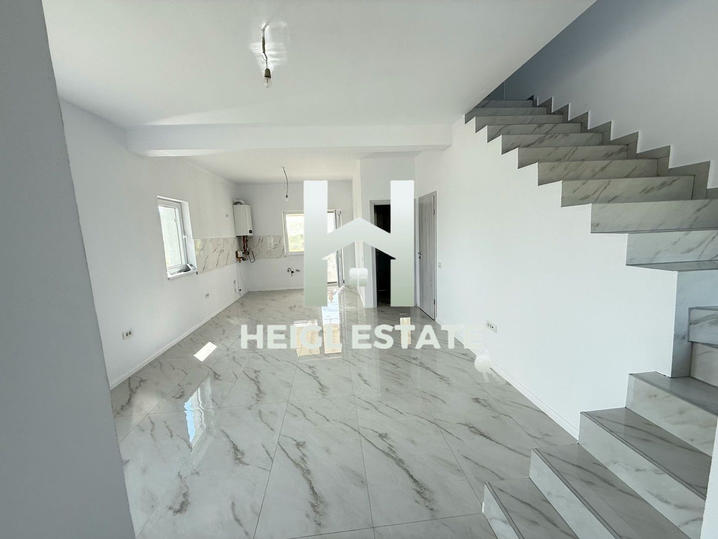 Duplex cu 3 camere la asfalt in Bucovat(Remetea Mare) - Poză 1