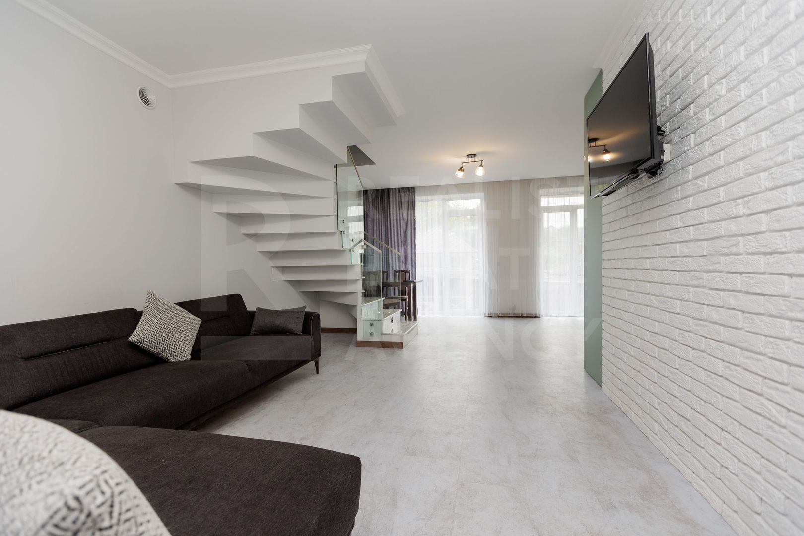 Chirie duplex, 4 camere,  str. Alexandru Marinescu Buiucani. - Poză 9