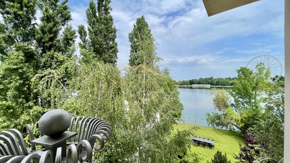 Impressive Villa *1500 SQM usable* 2613 SQM land / Open to the lake - Poză 61