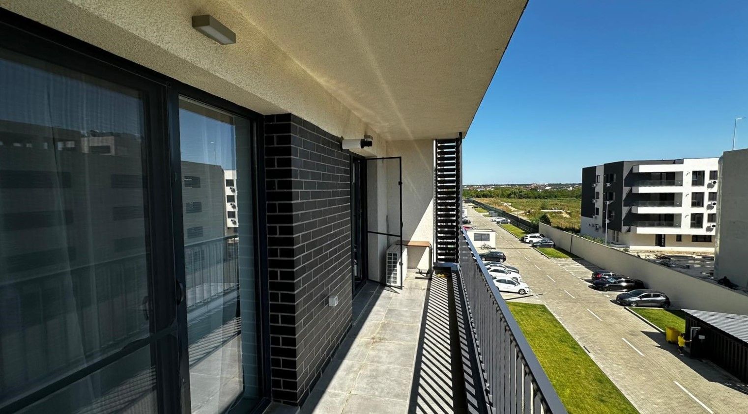 Studio Dublu Superb cu Terasa Generoasa H Pipera Lake - Poză 4