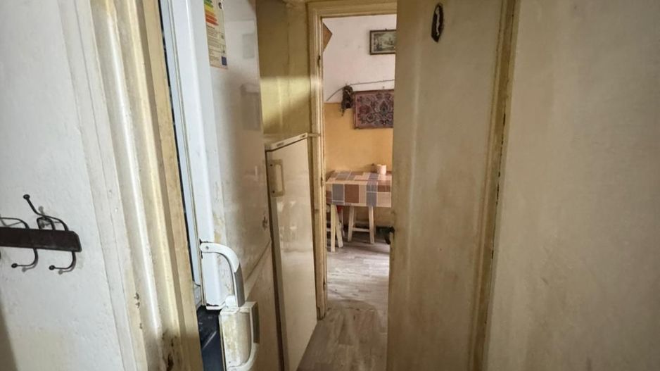 Apartament central 2 camere, parter, garaj inclus - Poză 5
