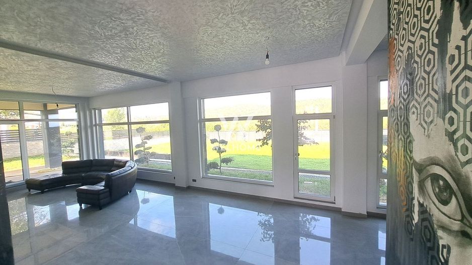 Vilă modernă premium cu piscină interioară, teren 1200 mp și panoramă - Poză 29