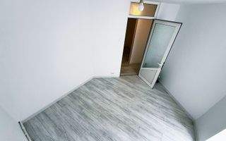 Liber, apartament 3 camere Nicolina 1, renovat modern, baie cu geam - Poză 6