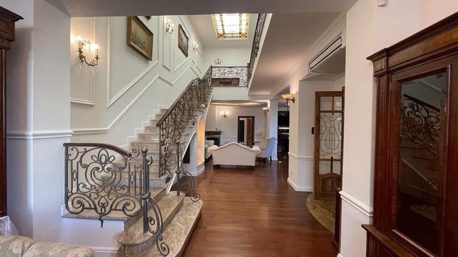 Lux si eleganta | parter+1 | de inchiriat | Piata Victoriei| - Poză 1