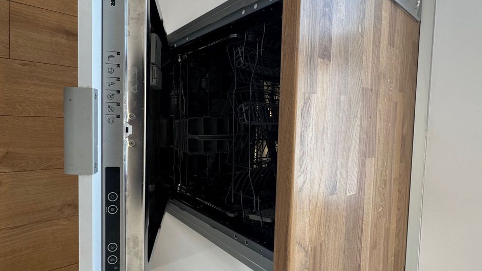 Casa pe parter Tunari, curte 330m, MOBILATE si UTILATE - Poză 10