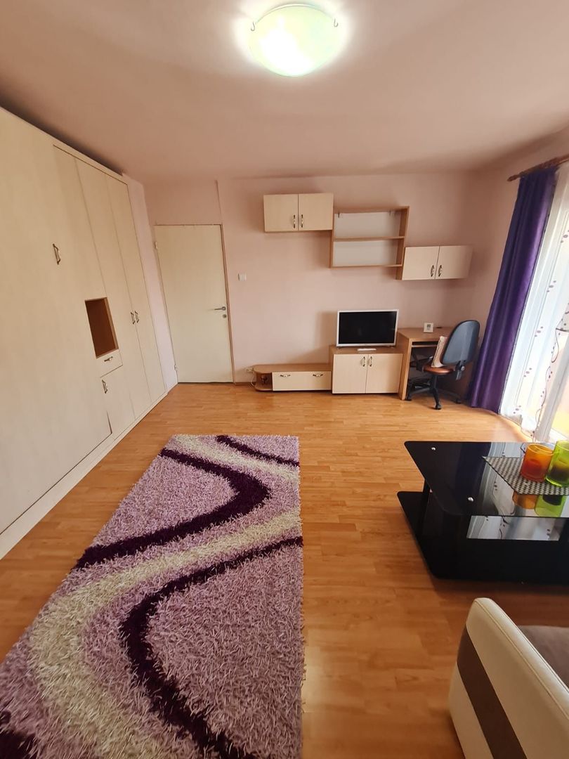 La 10 minute de Piața Unirii - Poză 16