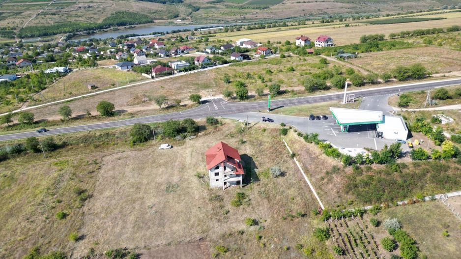 TEREN COMERCIAL  – TRASEUL CHIȘINĂU–LEUȘENI - Poză 2
