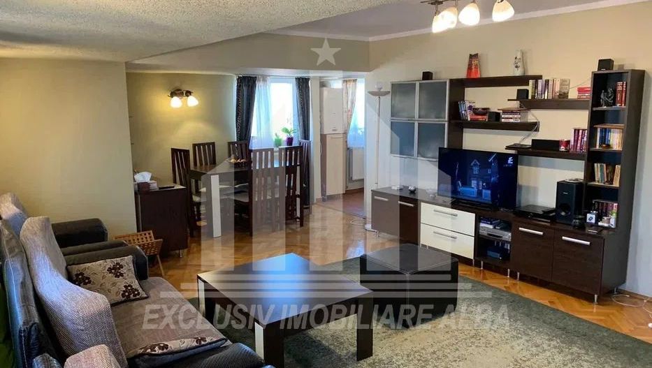 Apartament cu 3 camere decomandate, Centru - Poză 6