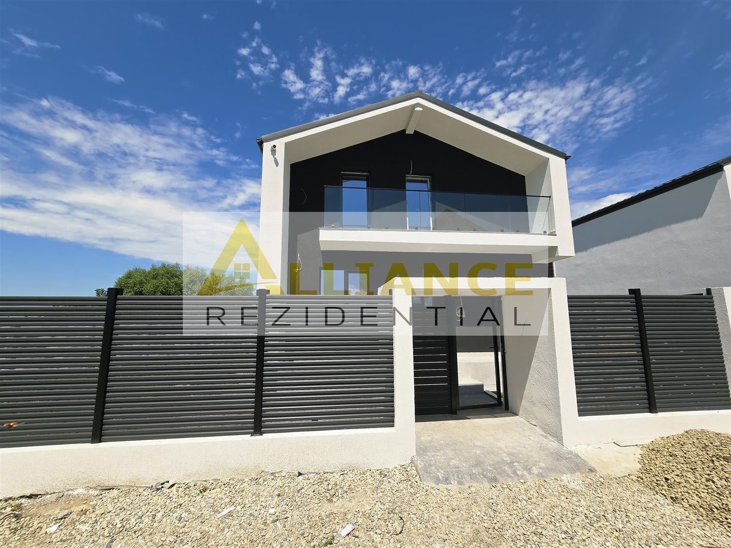Vila str Miorita-4 camere-3 bai-2 dressinguri-beci - Poză 1