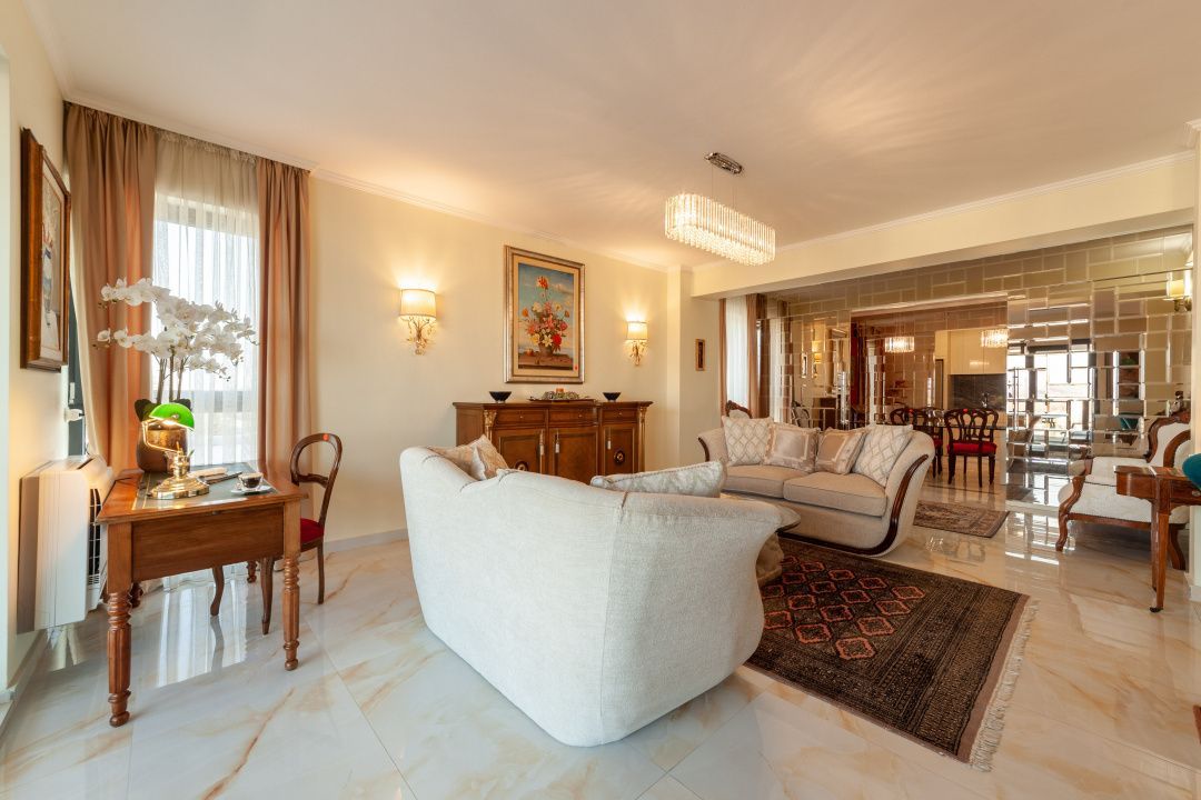 Apartament ultracentral - 3 camere, 167 mp, 2 terase, 2 locuri de parc subterane - Poză 2