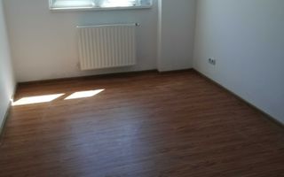 Apartament cu 3 camere vând an floresti - Poză 3