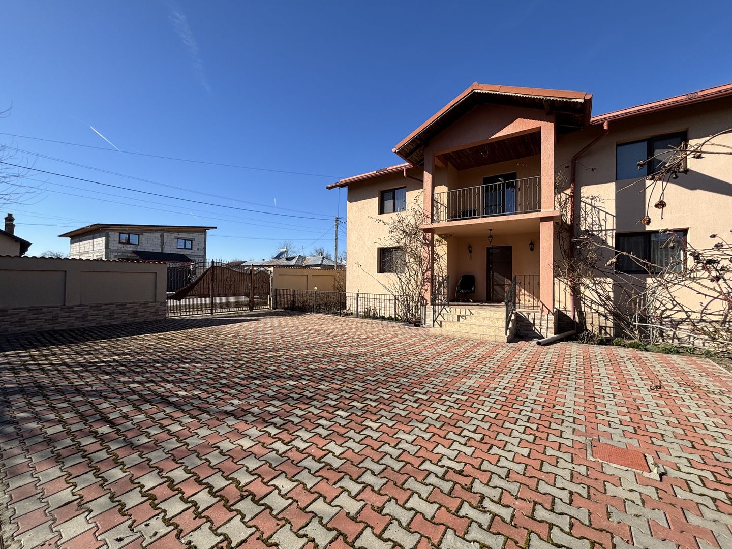 VILĂ MODERNĂ P+1 169 MP UTILI, CURTE GENEROASĂ 768 MP, IN APROPIERE DE BUCURESTI - Poză 2