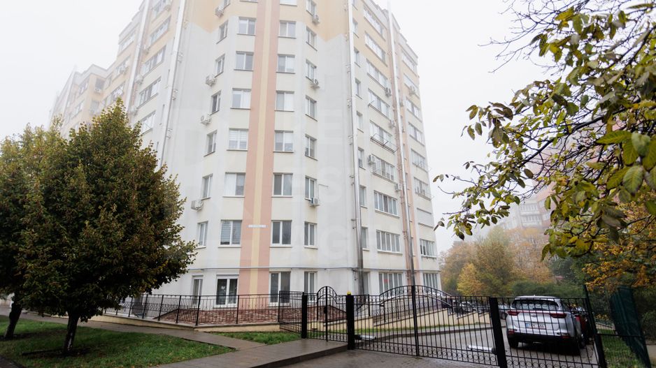 Vânzare 3 dormitoare separate, living generos și debara la etaj CADOU - Poză 1