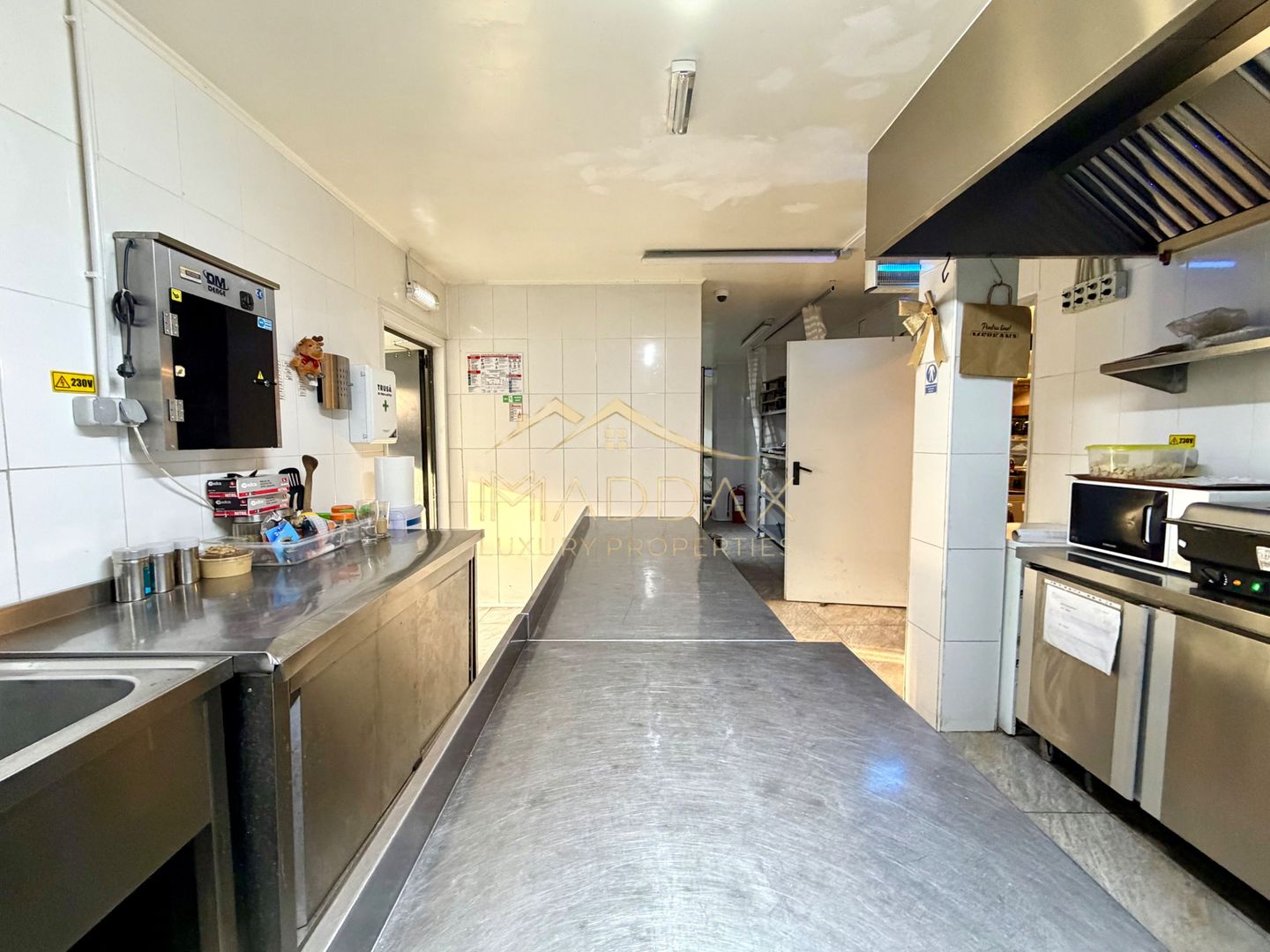 Spatiu Comercial  *731mp* / VAD stradal 31m / 19 locuri de parcare // Unirii - Poză 27