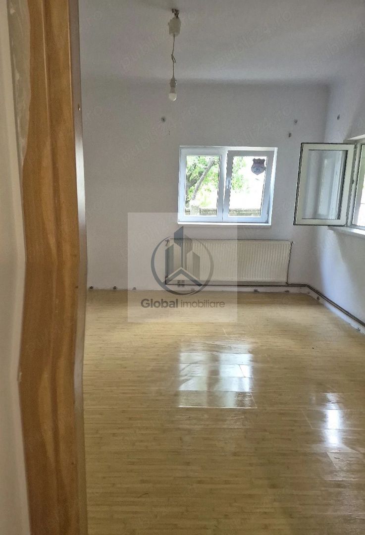 apartament 2 camere la curte - Poză 3