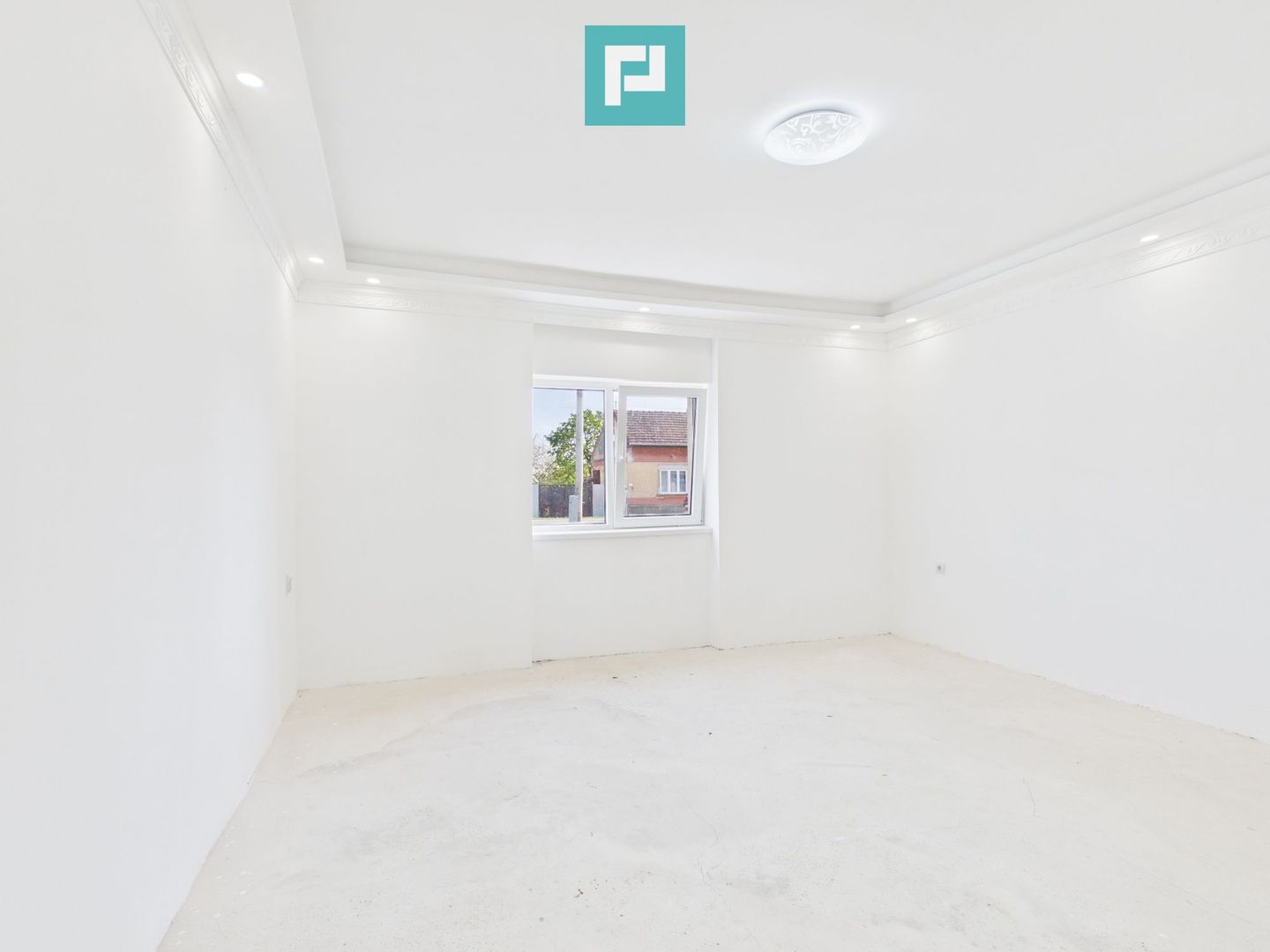 Casă renovată 4 camere si 1452 mp teren în Bătania - Poză 5