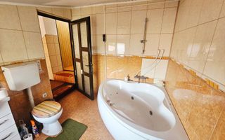 🏡 Casă spațioasă cu 9 camere în Strejnicu – pentru locuință, birouri - Poză 76