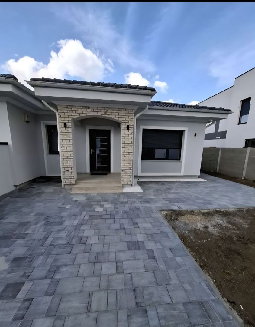 Locuinta individuala cu garaj- in stil mediteranean - Poză 3