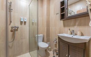 Pensiune Râșnov, 13 camere plus locuință proprietar, zonă Cetate - Poză 12