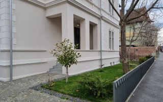 Vilă superbă în centrul Sibiului - Poză 1