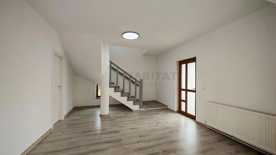 Vilă Individuală cu o curte generoasa zona Aparatorii Patriei - Poză 9