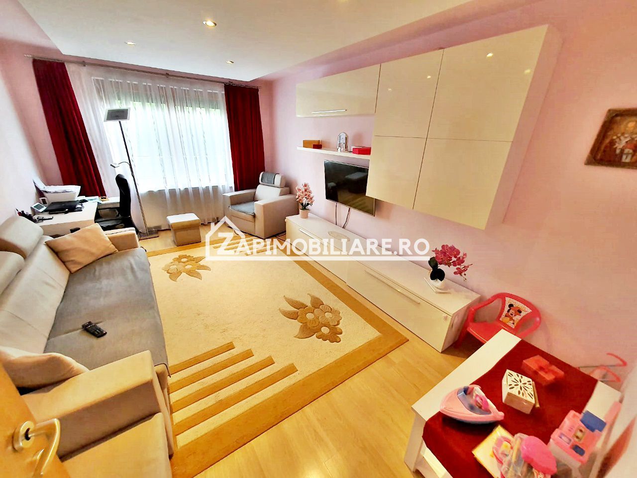 Apartament 3 camere,2 bai,74 mp utili,et 3 - Poză 1