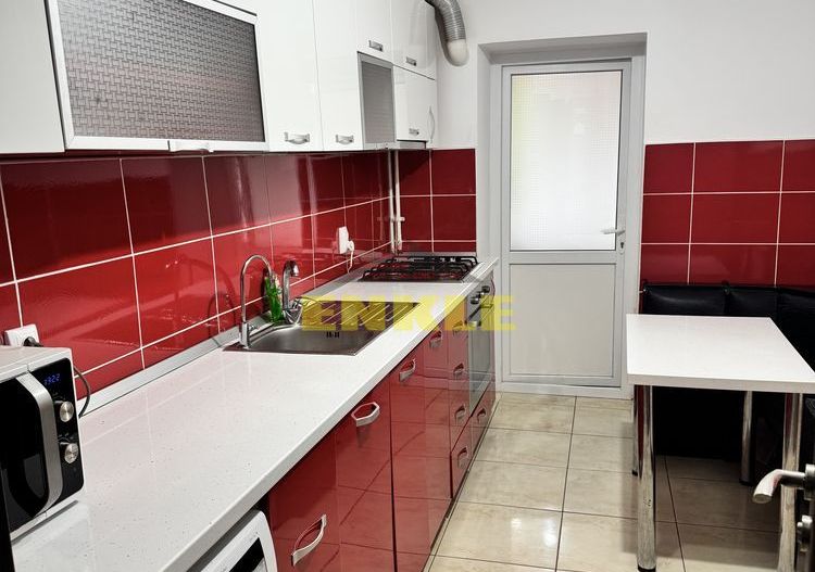 ÎNCHIRIEZ APARTAMENT CU 3 CAMERE – ZONA PIAȚA MARE - Poză 4