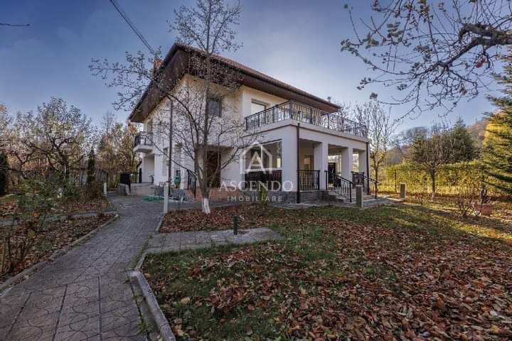 Vilă cu vedere panoramică în Breaza – Ideală pentru vacanță sau investiție - Poză 3