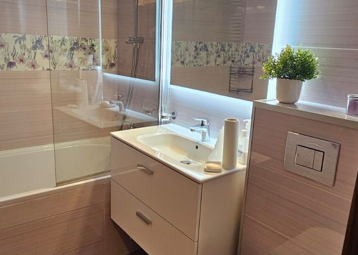 Inchiriez apartament 2 camere decomandat M Bravu Metrou  Piata Muncii - Poză 3