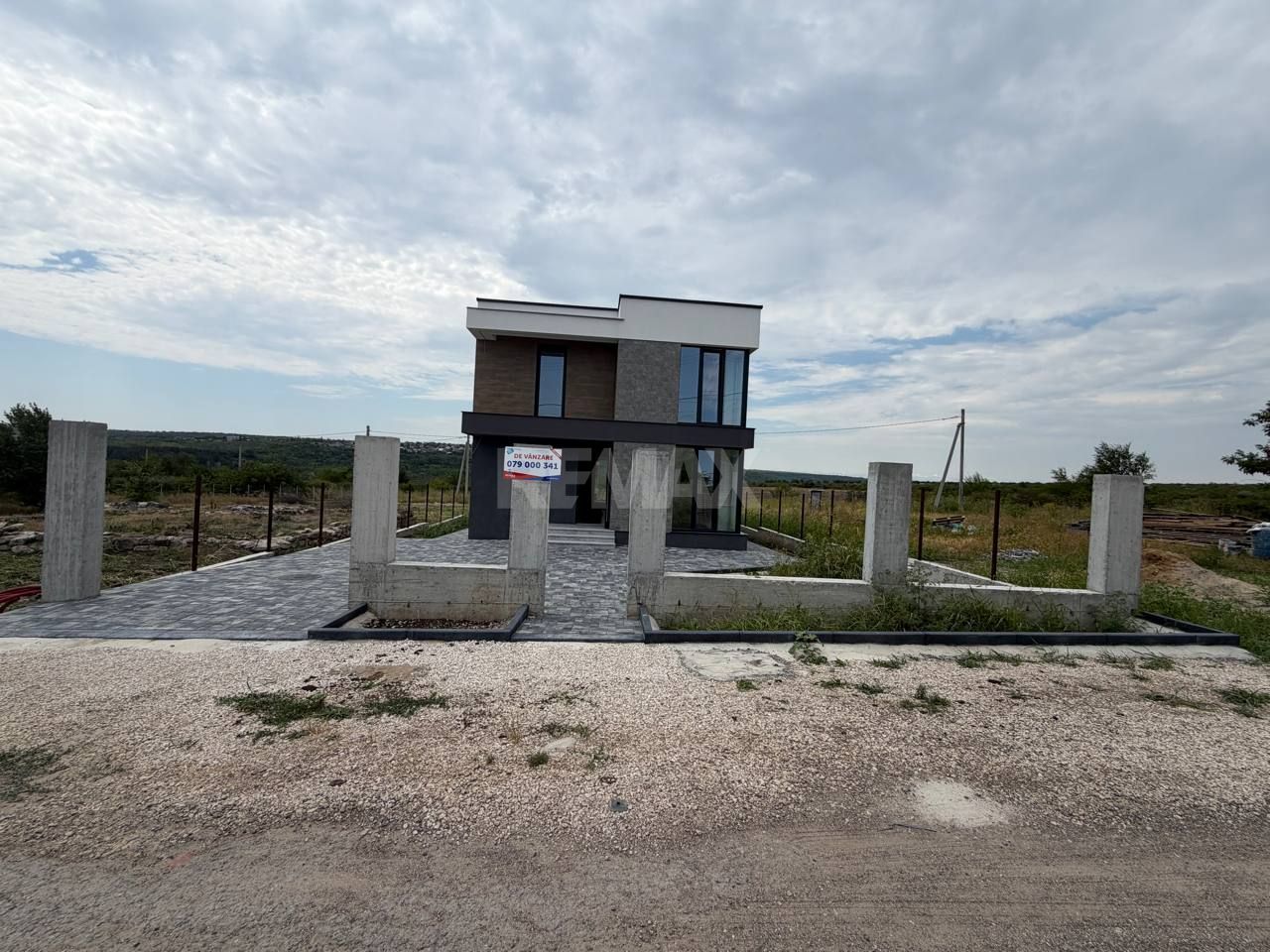 Casă modernă Hi-Tech de vânzare în Budești - Poză 5