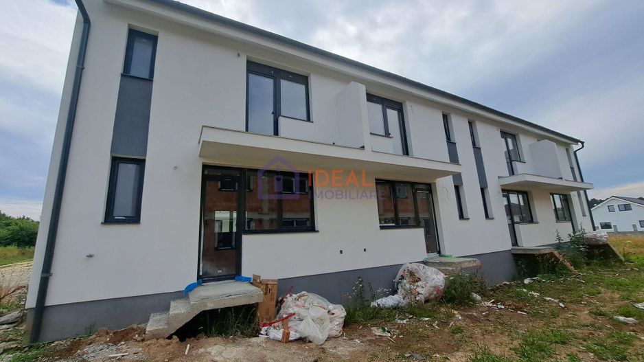 Casa insiruita cu 3 camere si gradina, Calea Cisnadiei - Poză 1