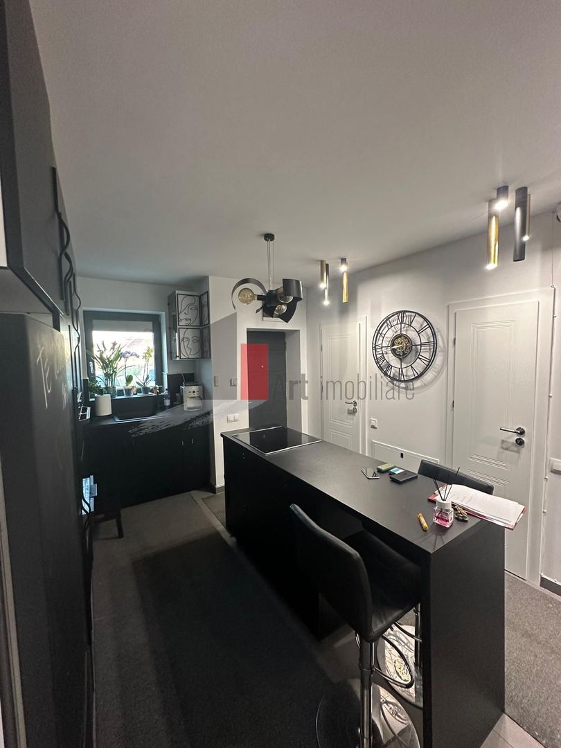 Casa - 5 camere mobilat partial cu 2 locuri de parcare - Poză 1
