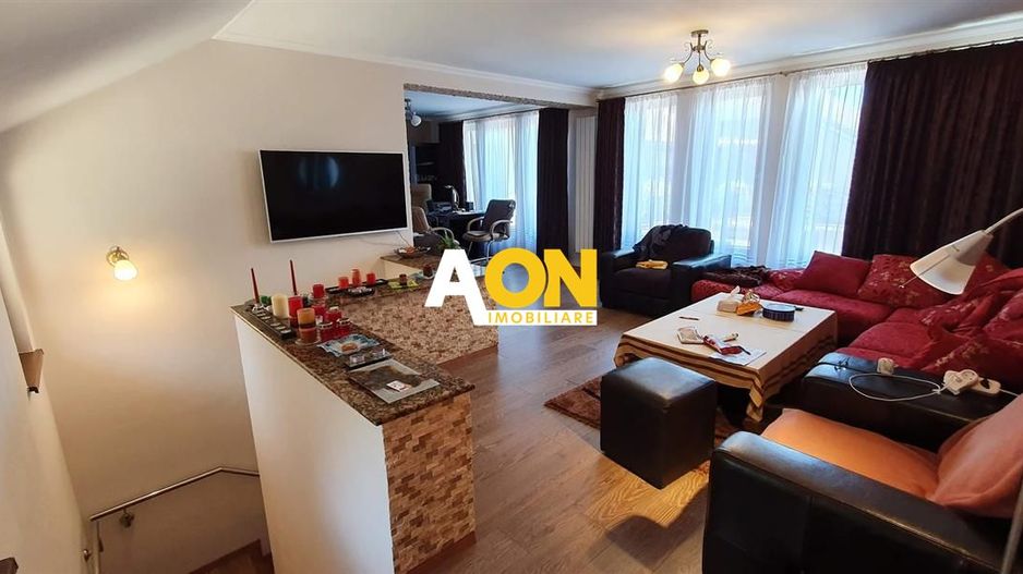 Casa 10 camere, ideala ca pensiune, zona Cetatii Alba Carolina - Poză 24