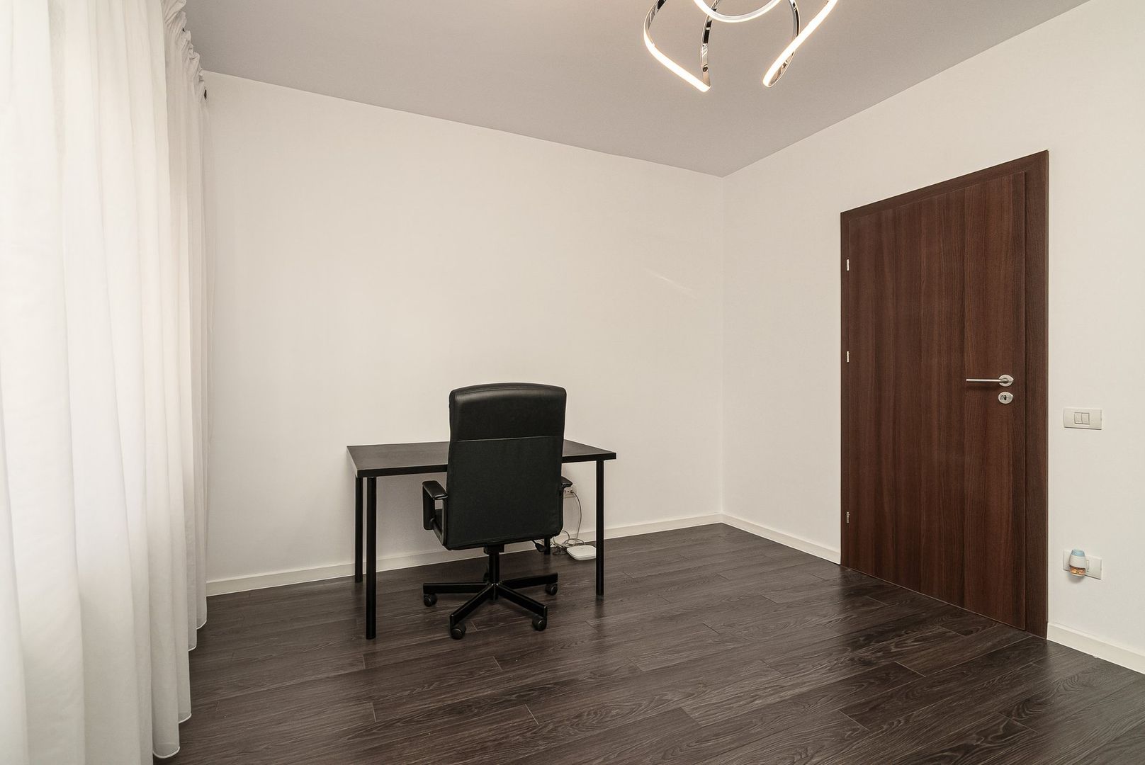 Casă ideală pentru familie–4 camere, curte amenajată, complex privat-securizat - Poză 23