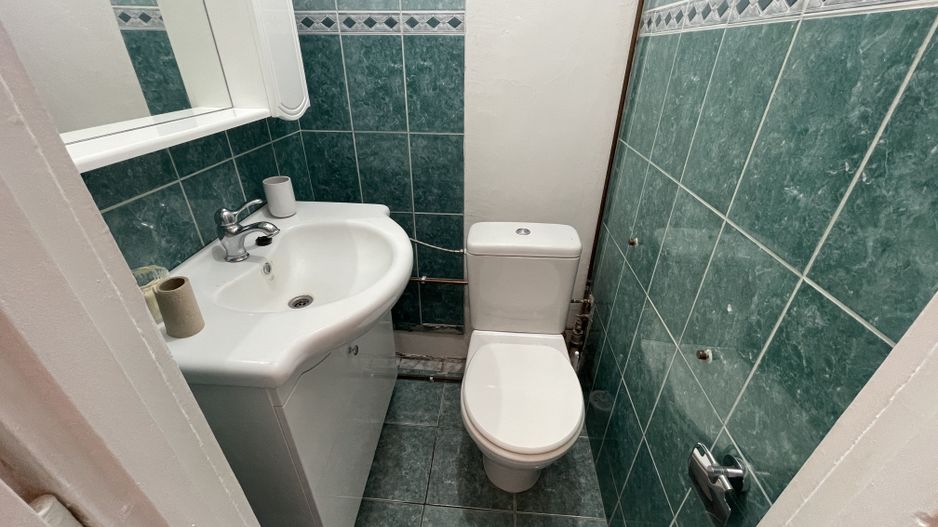 SPATIOS IN ZONA MEDICINEI -4 camere,garaj propriu si boxa - Poză 7