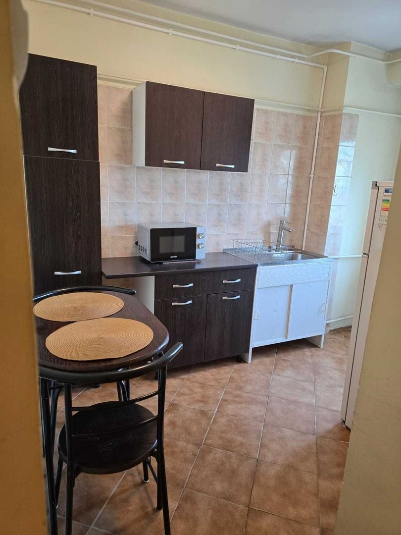 Vanzare Apartament 2 Camere Bd. Decebal - Între Piața Alba Iulia Și Metrou Munci - Poză 1